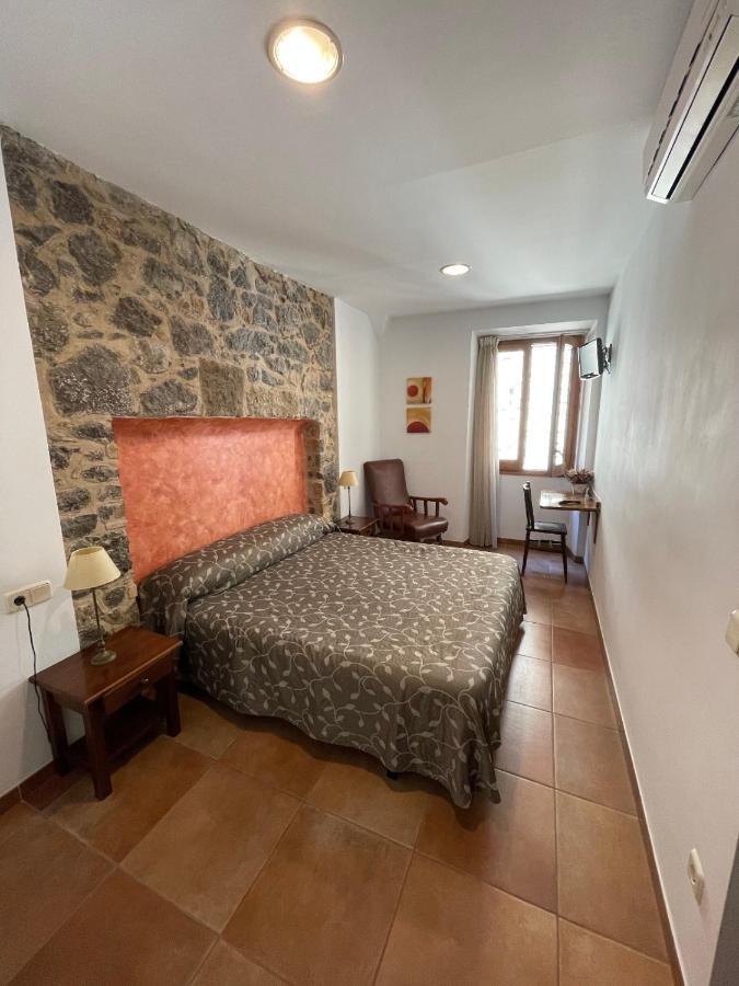 Fonda Mitja Hotel Torroella de Montgrí Екстериор снимка